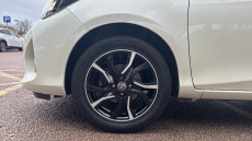 Toyota Yaris 1.33 VVT-i Design 5dr Petrol Hatchback